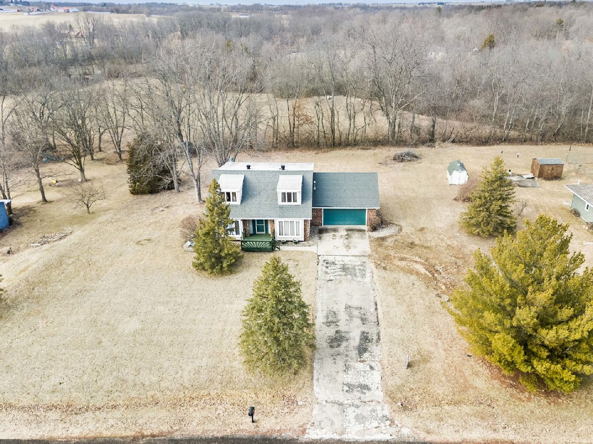 Homes & Condos & Townhomes Sold Mill Creek Bloomington Illinois, 8856 Mill Creek