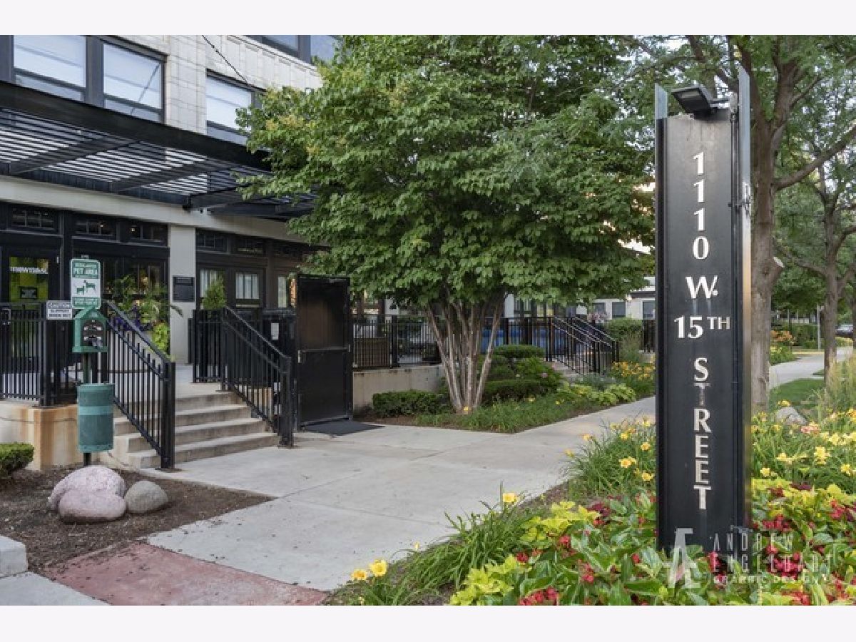 Condominiums For Rent University Commons Chicago Illinois, 1110 15th