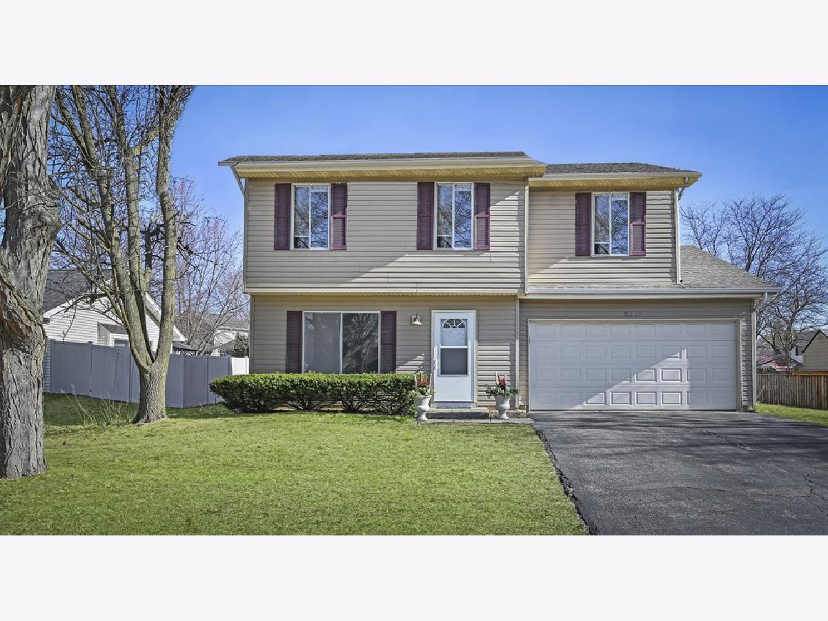 Homes & Condos & Townhomes Sold Old Farm Naperville Illinois, 2320 Woodview