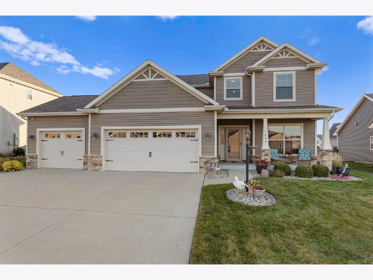 Homes Sold Lake Falls Savoy Illinois, 1004 Cascade