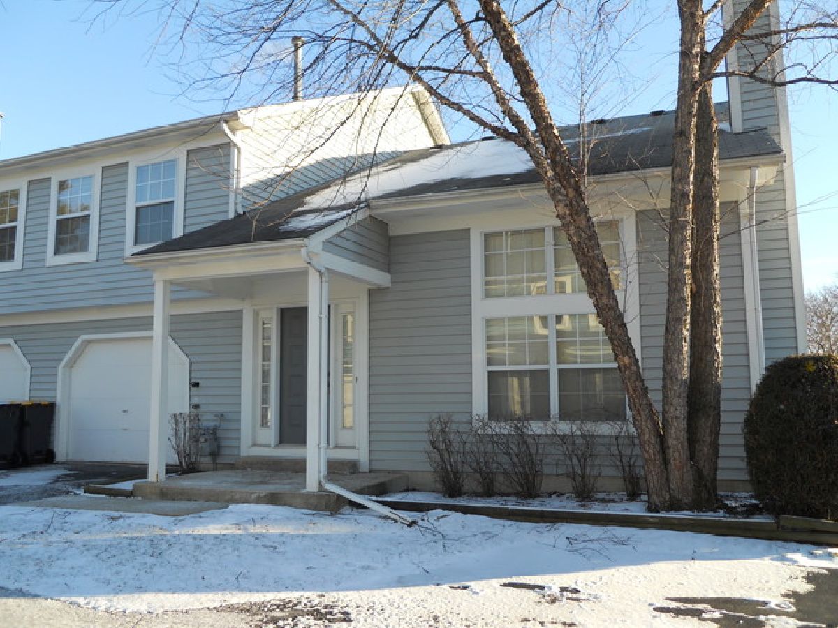 Townhomes Rented Southgate Manor Streamwood Illinois, 179 Hazelnut