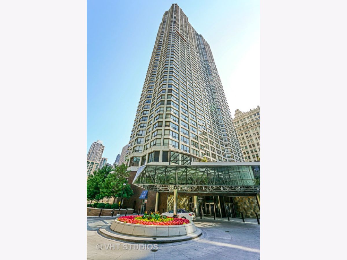 Condominiums Rented River Plaza Chicago Illinois, 405 Wabash