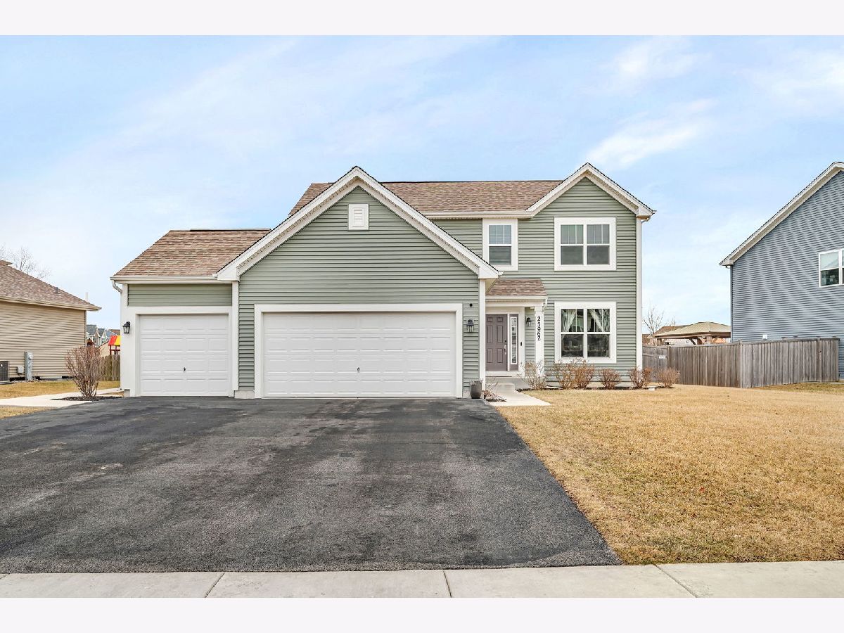 Homes & Townhomes Sold Hunters Crossing Channahon Illinois, 25962 White Oak
