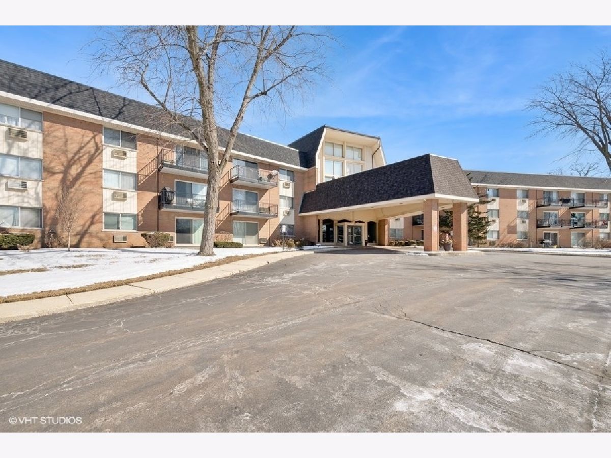 Condominiums Sold Royal Glen Glen Ellyn Illinois, 1198 Royal Glen