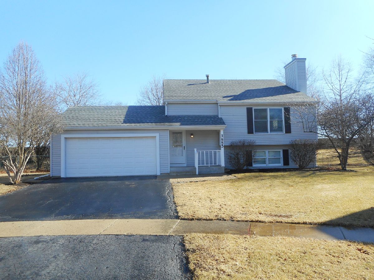 Homes Sold Cambridge St Charles Illinois, 1555 Concord