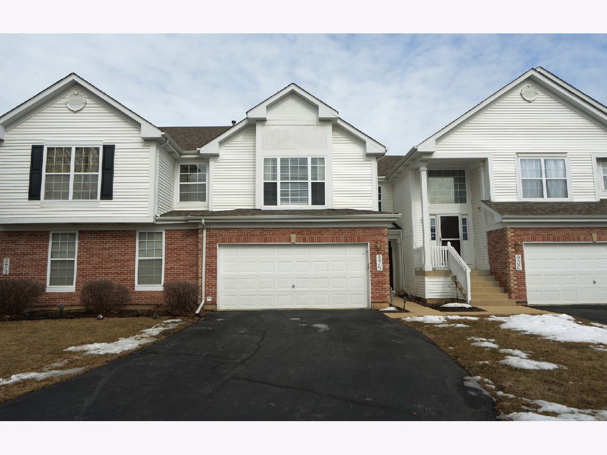 Townhomes Sold Stuarts Crossing St Charles Illinois, 875 Stuarts