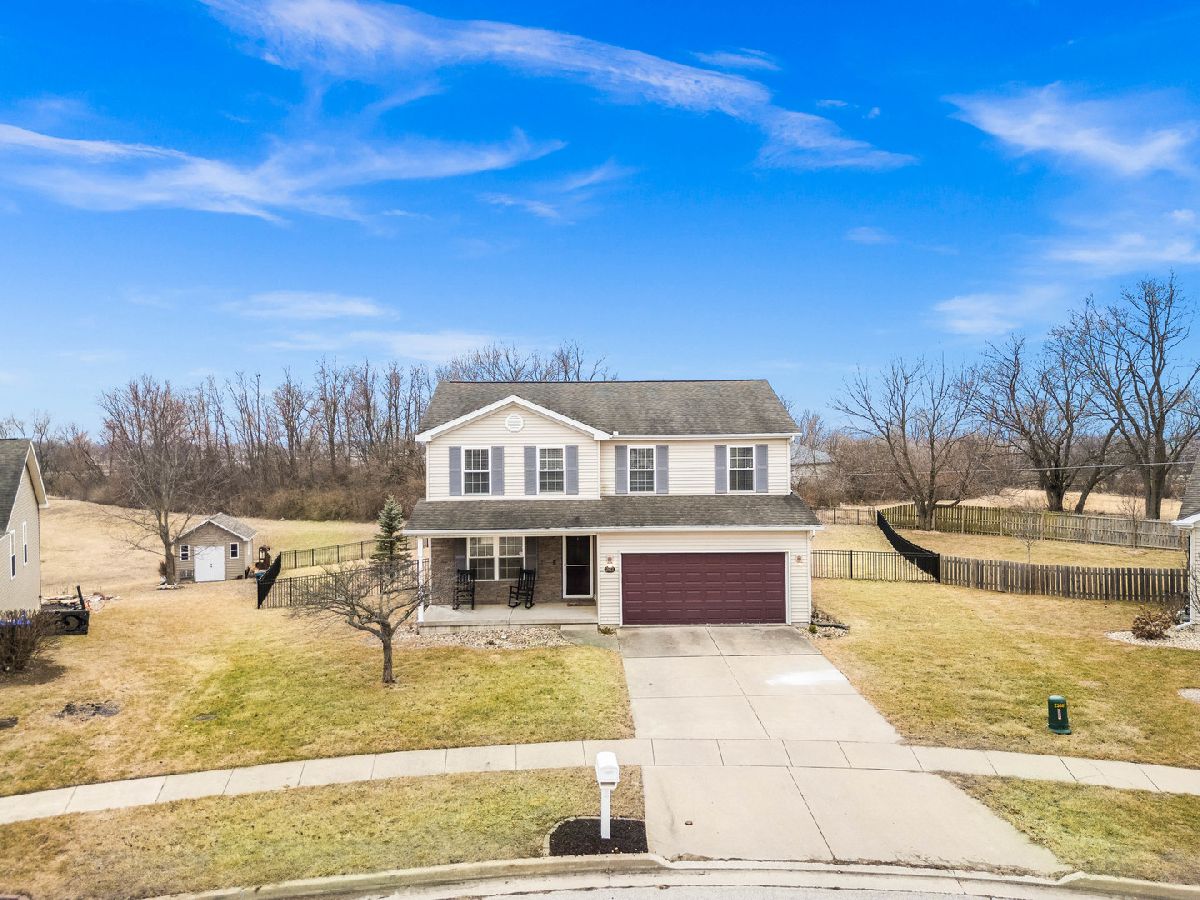 Homes & Condos & Townhomes Sold Cedar Ridge Bloomington Illinois, 2913 Breezewood
