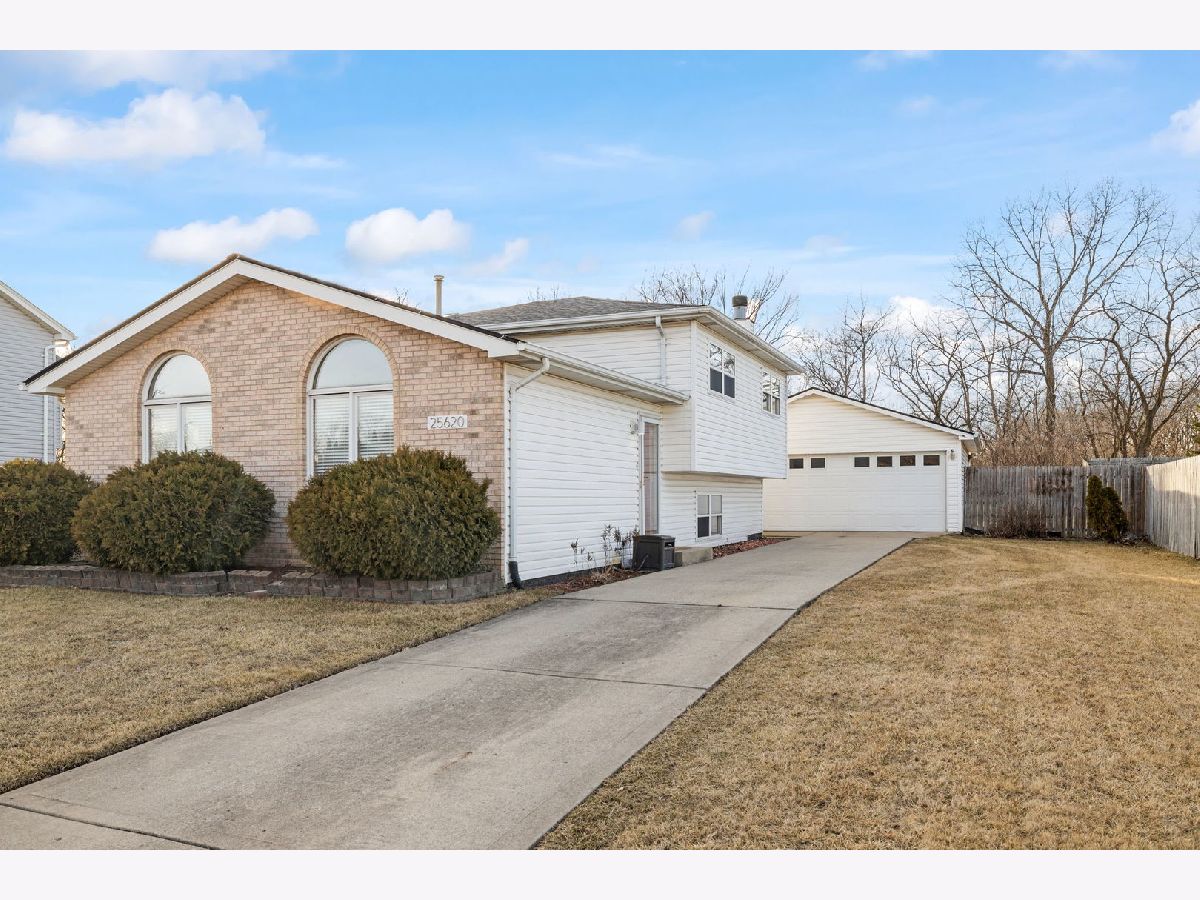 Homes Sold Monee Estates Monee Illinois, 25620 Linden