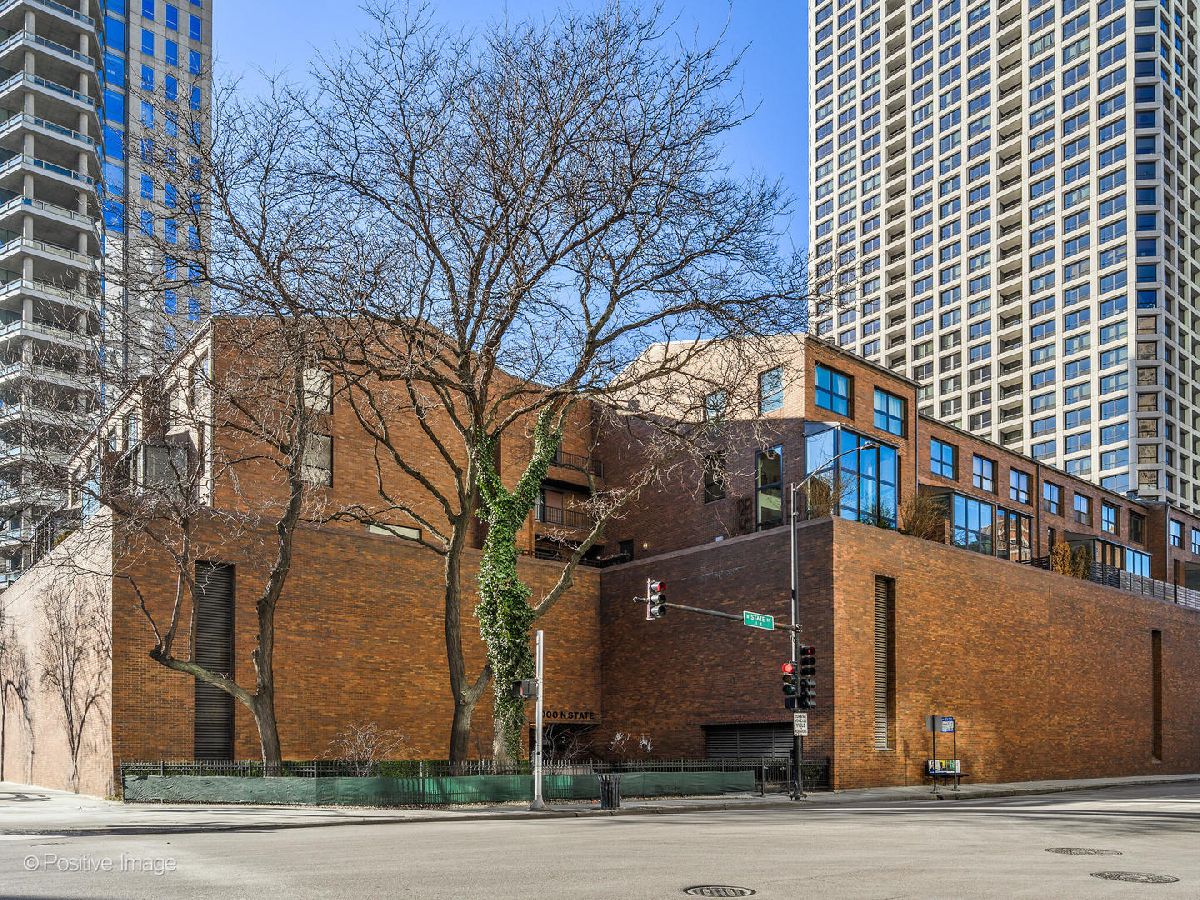 Condos & Townhomes Sold Newberry Plaza Chicago Illinois, 1000 State