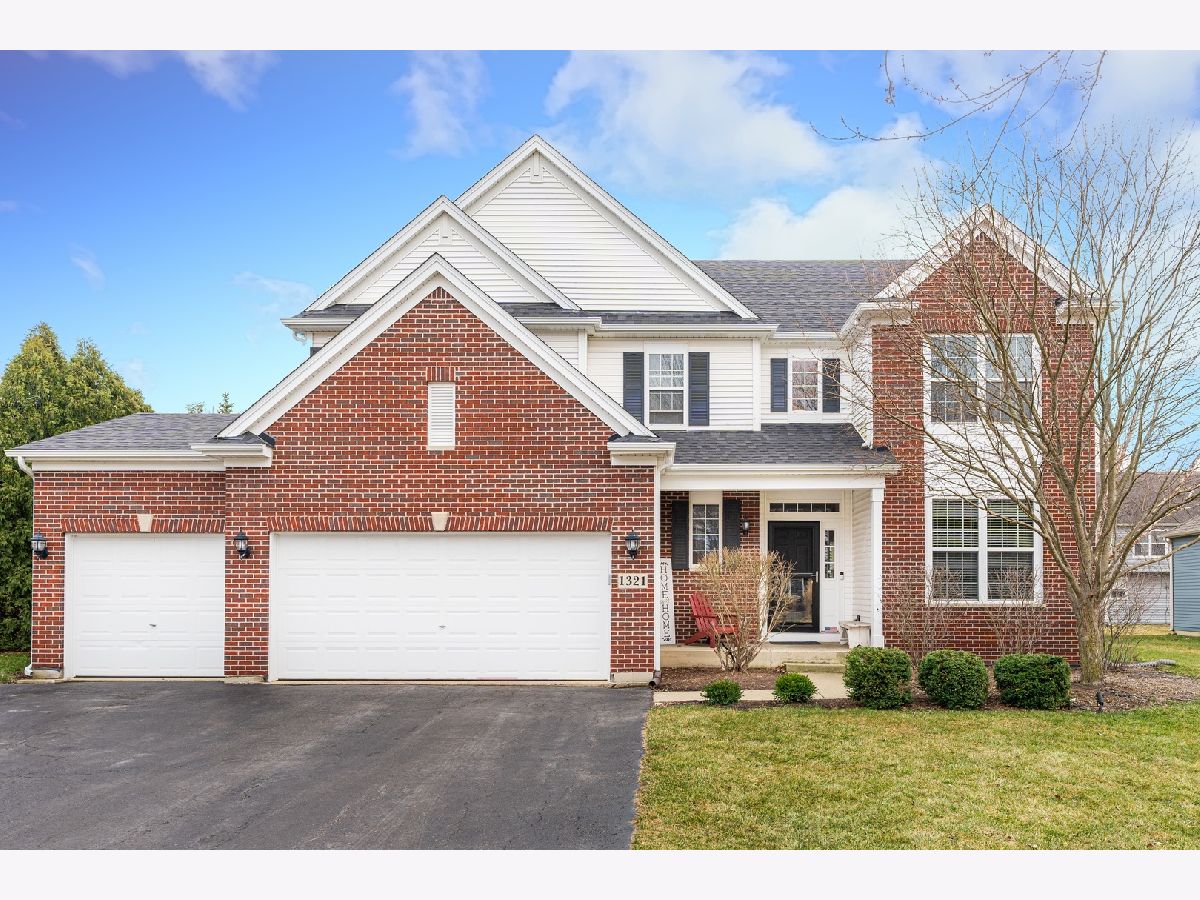 Homes Sold Walnut Woods Sugar Grove Illinois, 1321 Slater