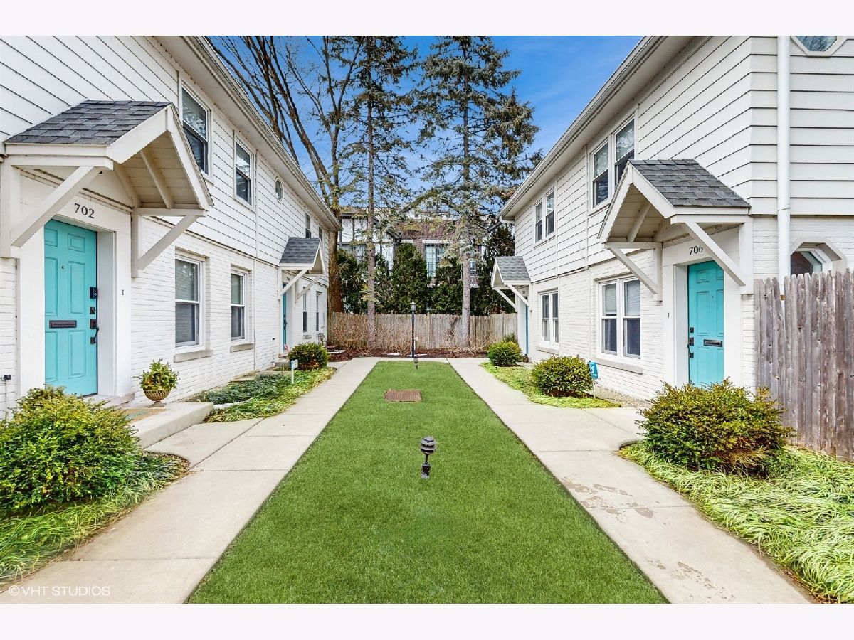  Rented Winnetka Illinois, 706 Green Bay