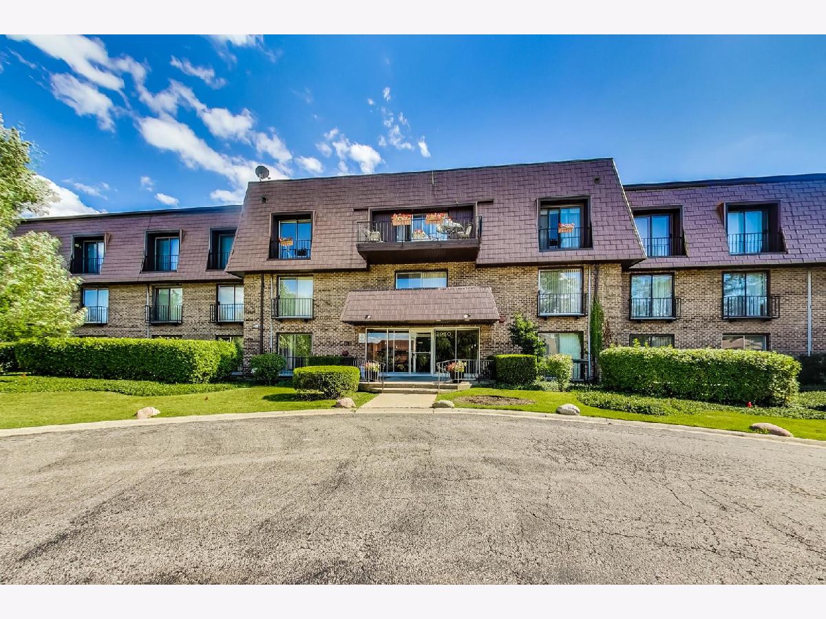 Condominiums Sold Normandy Hill Northbrook Illinois, 3900 Dundee