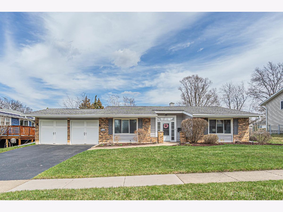 Homes & Condos & Townhomes Sold Winston Hills Woodridge Illinois, 6415 Bradley