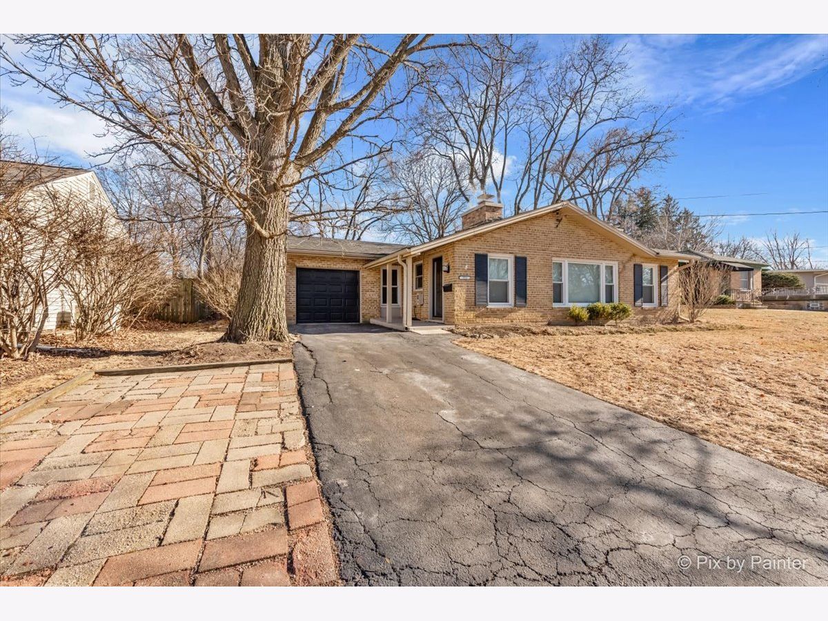 Homes & Townhomes & Condos Rented Barrington Village Barrington Illinois, 731 Dundee