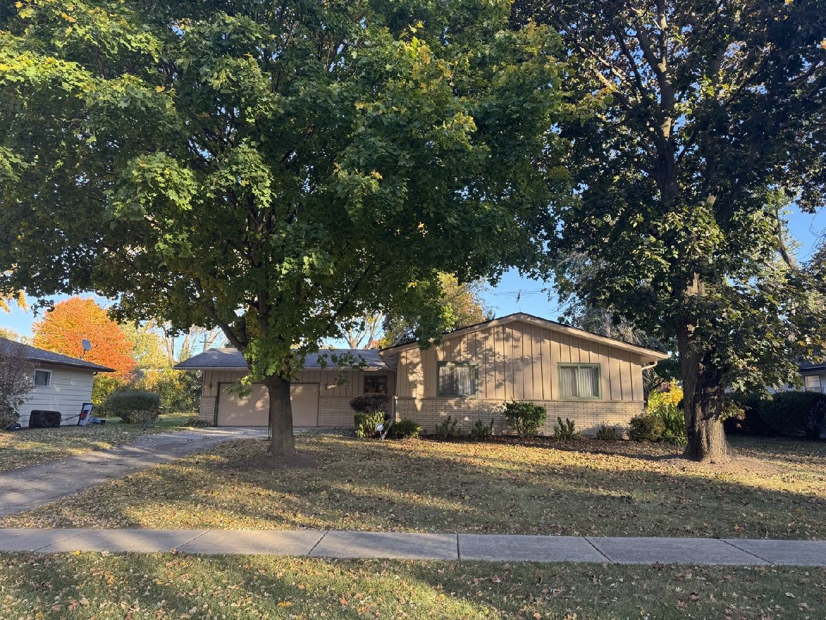 Homes & Condos & Townhomes Sold Eagle Heights Elgin Illinois, 761 Carol