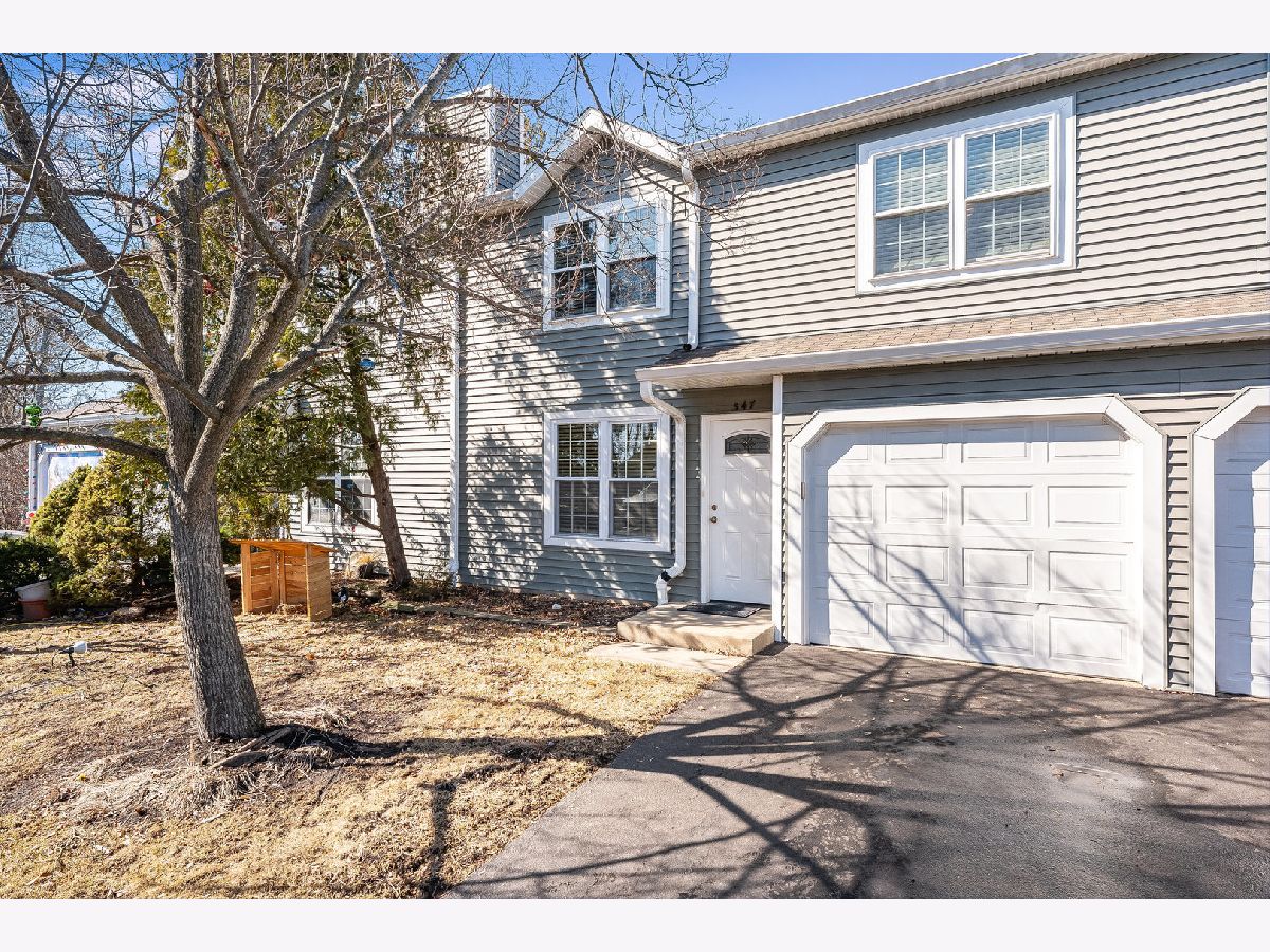 Townhomes & Homes Sold Countryside Hills Round Lake Beach Illinois, 547 Meadow Hill