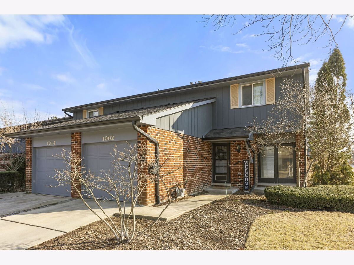 Homes & Townhomes & Condos Sold Briarcliffe Wheaton Illinois, 1002 Whitchurch
