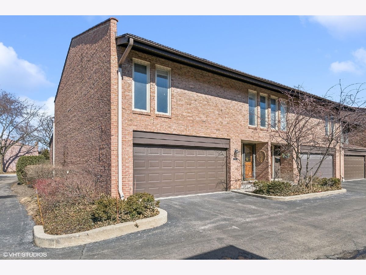 Townhomes & Condos & Homes Sold Valley Lo Glenview Illinois, 1723 Wildberry