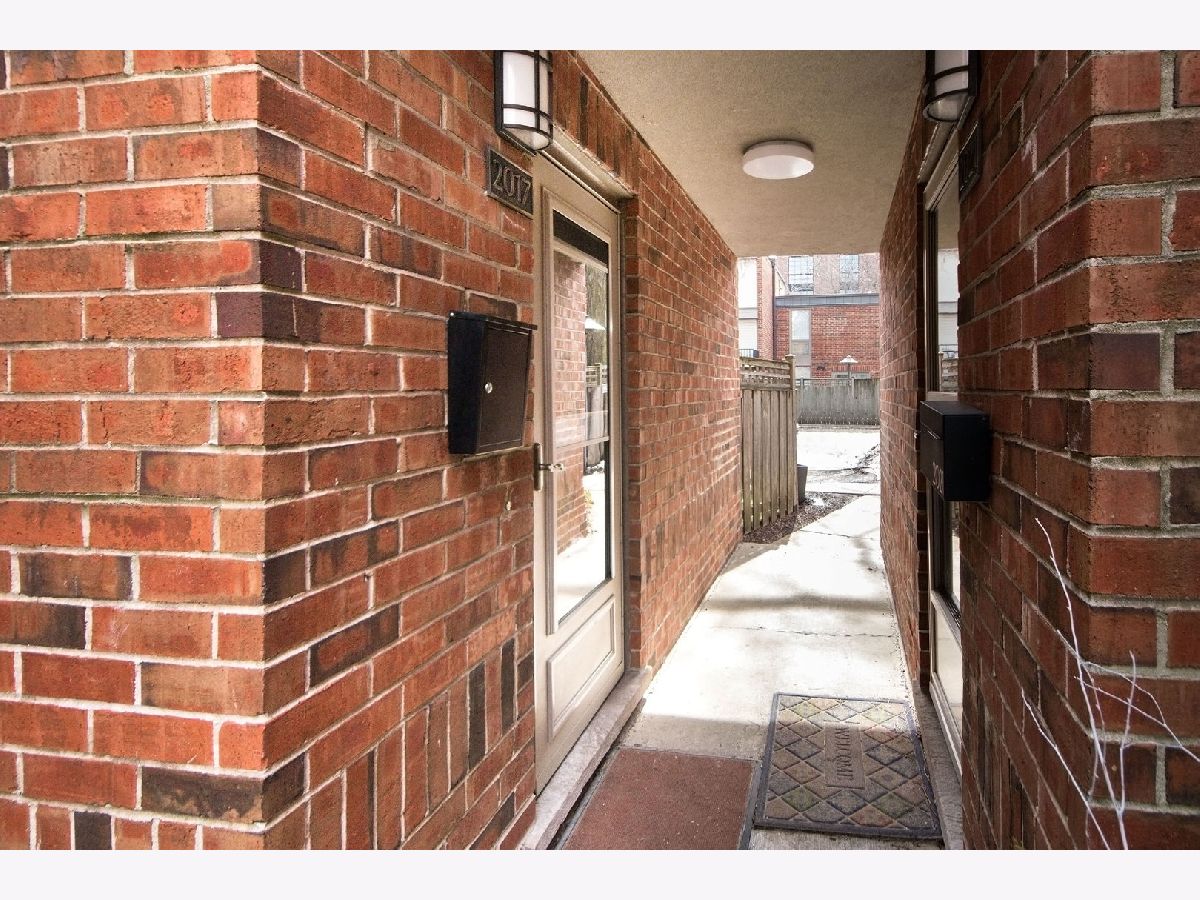 Condos & Townhomes Sold Oz Park Gardens Chicago Illinois, 2017 Larrabee