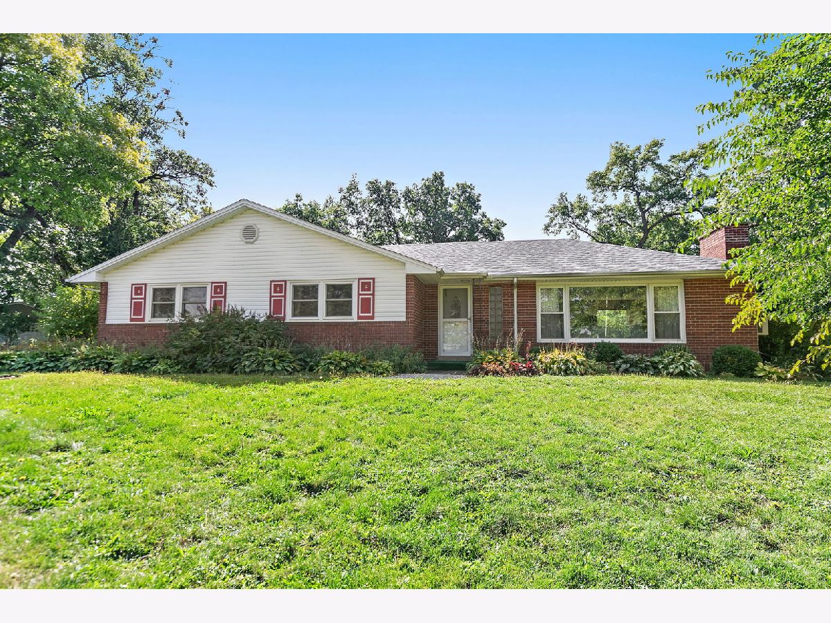  For Sale Harvard Illinois, 21109 E Us Highway 14