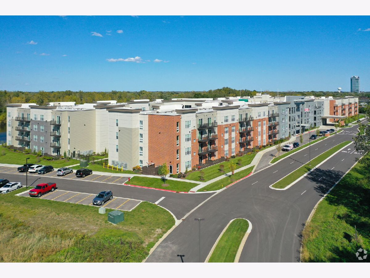  Rented Oakbrook Terrace Illinois, 18W070 Royce