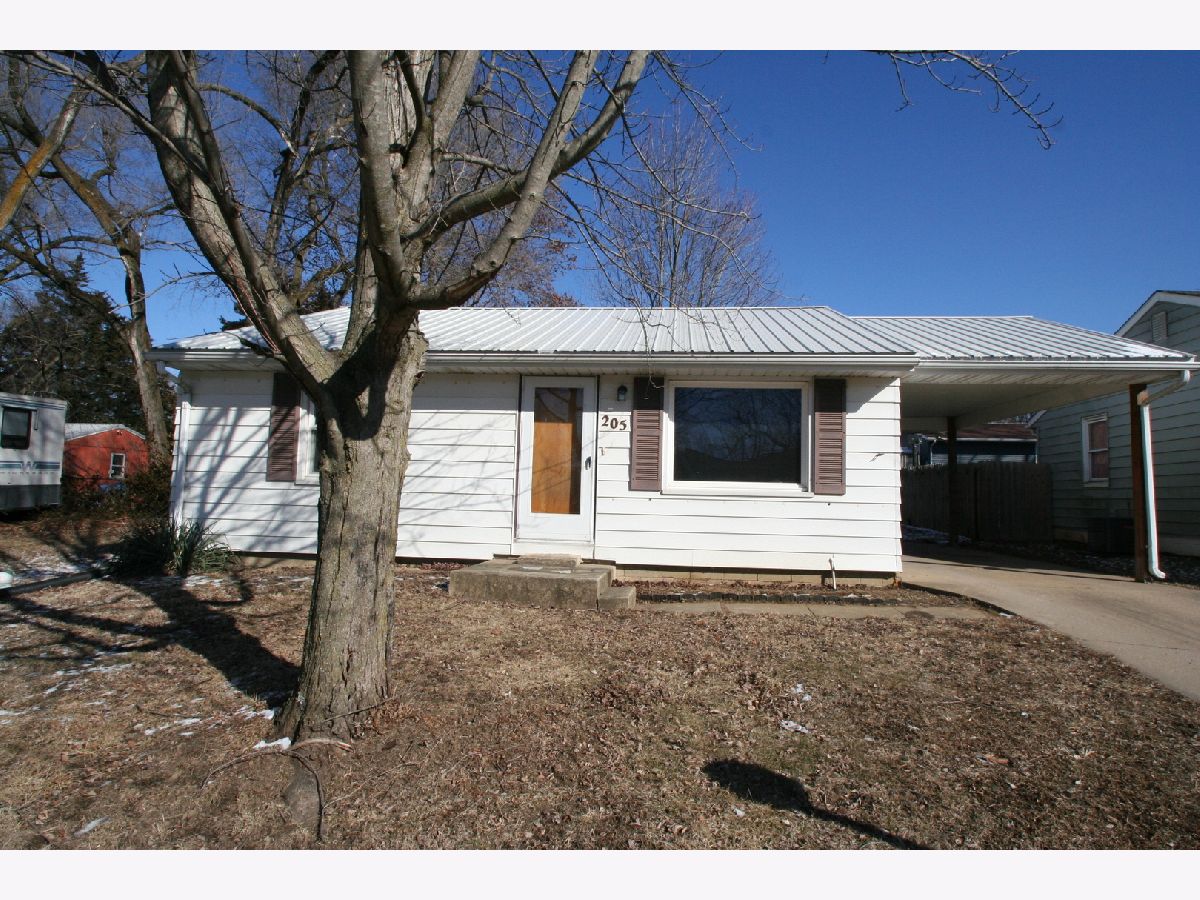  Sold Mackinaw Illinois, 205 Orchard