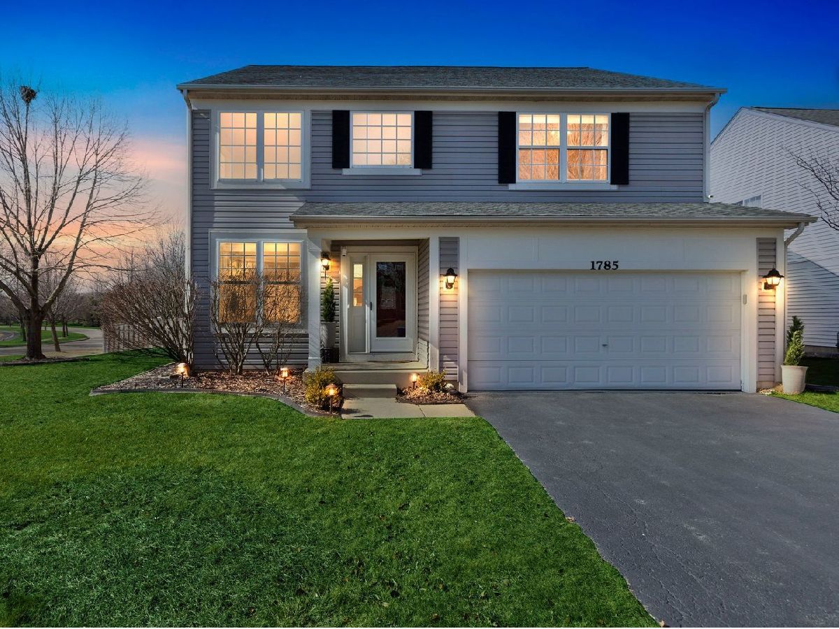 Homes Sold Columbia Station Aurora Illinois, 1785 Woodbury