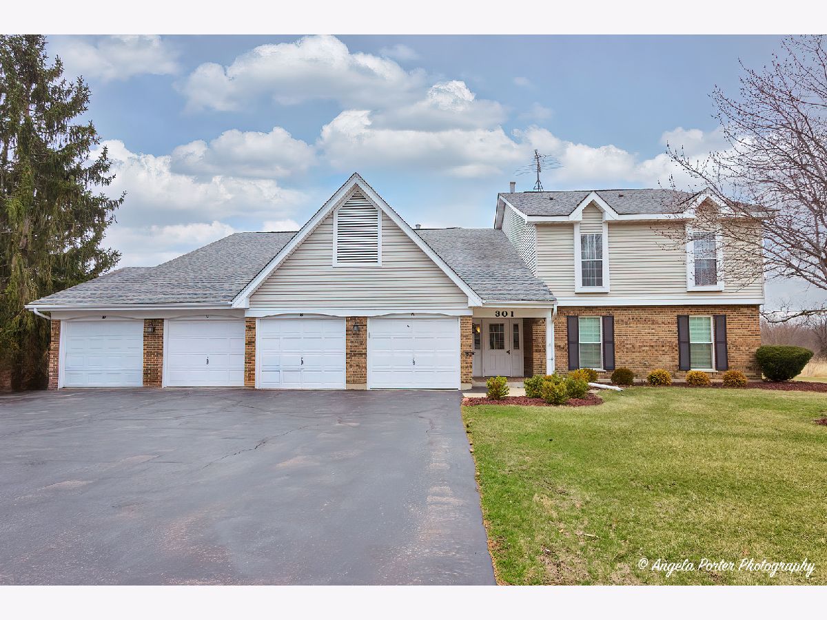 Condos & Townhomes & Homes Sold Waters Edge Mchenry Illinois, 301 Creekside