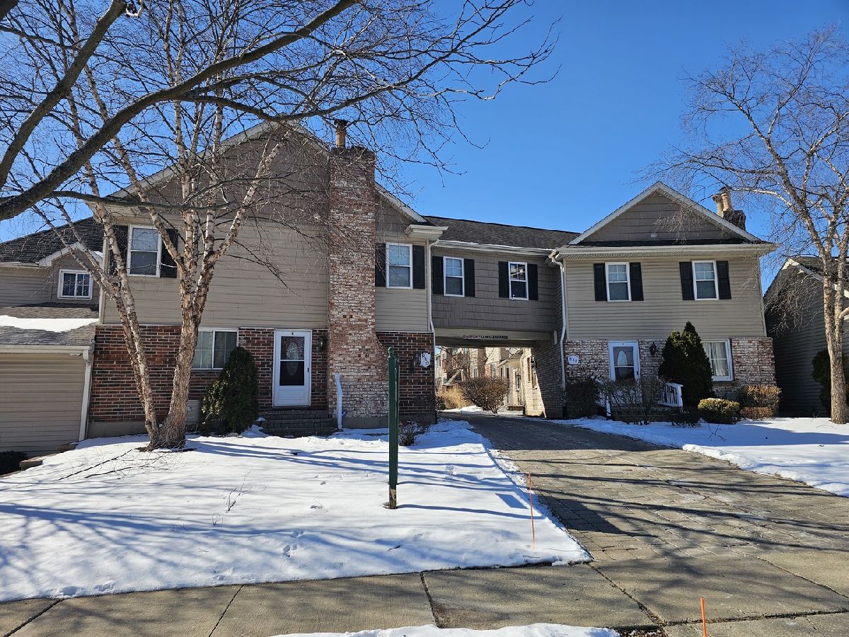  Rented West Dundee Illinois, 833 Village Quarter