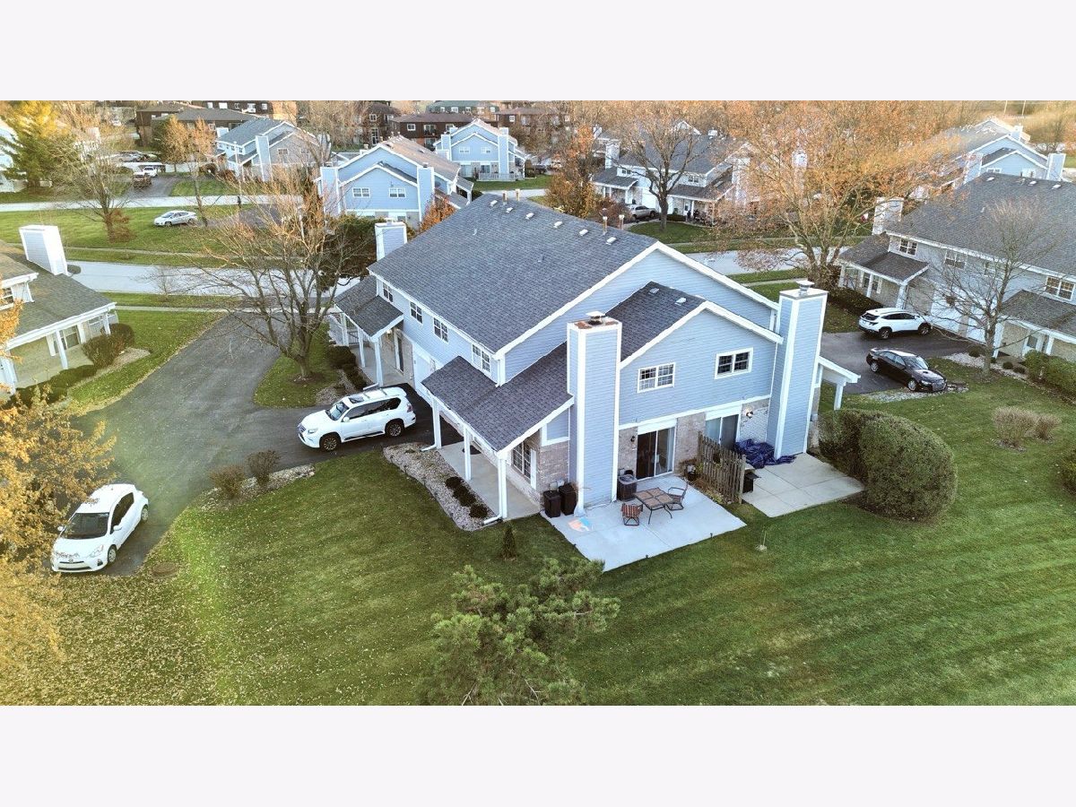 Townhomes & Condos & Homes Sold Steeple Run Tinley Park Illinois, 7040 Olde Gatehouse