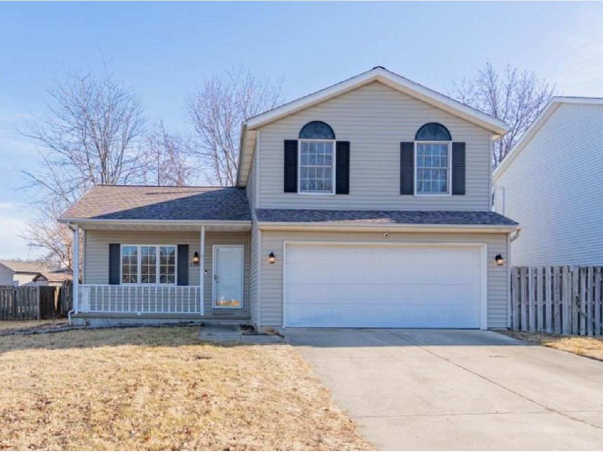 Homes & Condos & Townhomes Sold Oakwoods Bloomington Illinois, 2204 Timber View