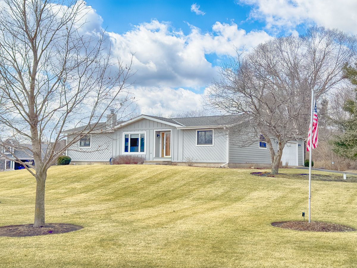 Homes Sold Bowes Bend Elgin Illinois, 9N850 Channel