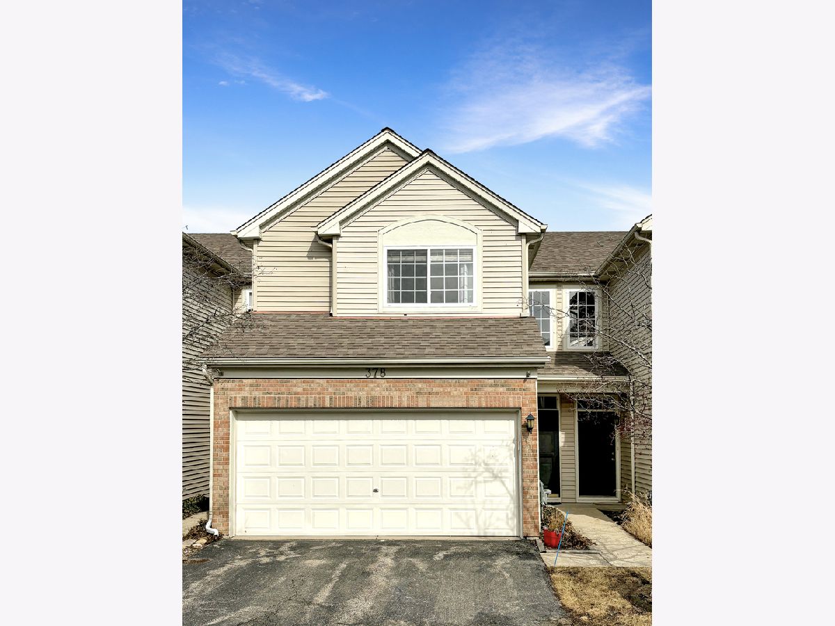 Rented Hainesville Illinois, 378 Tower