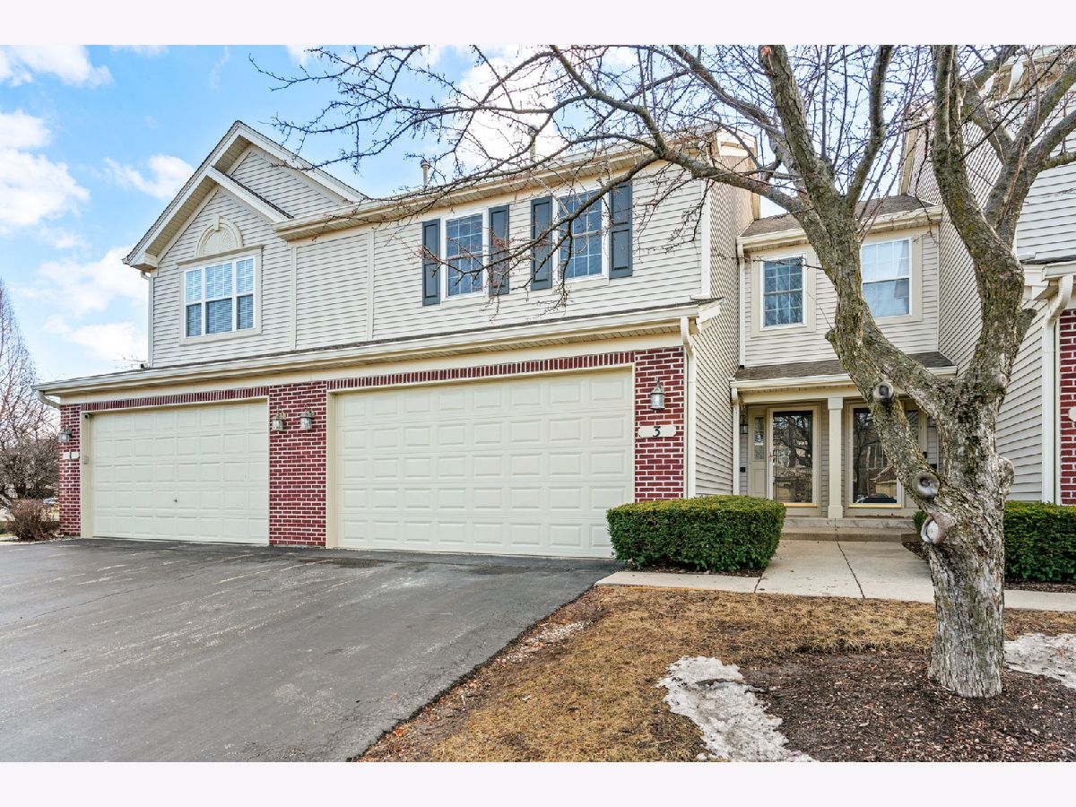 Townhomes & Homes Sold Willoughby South Algonquin Illinois, 3 Shade Tree