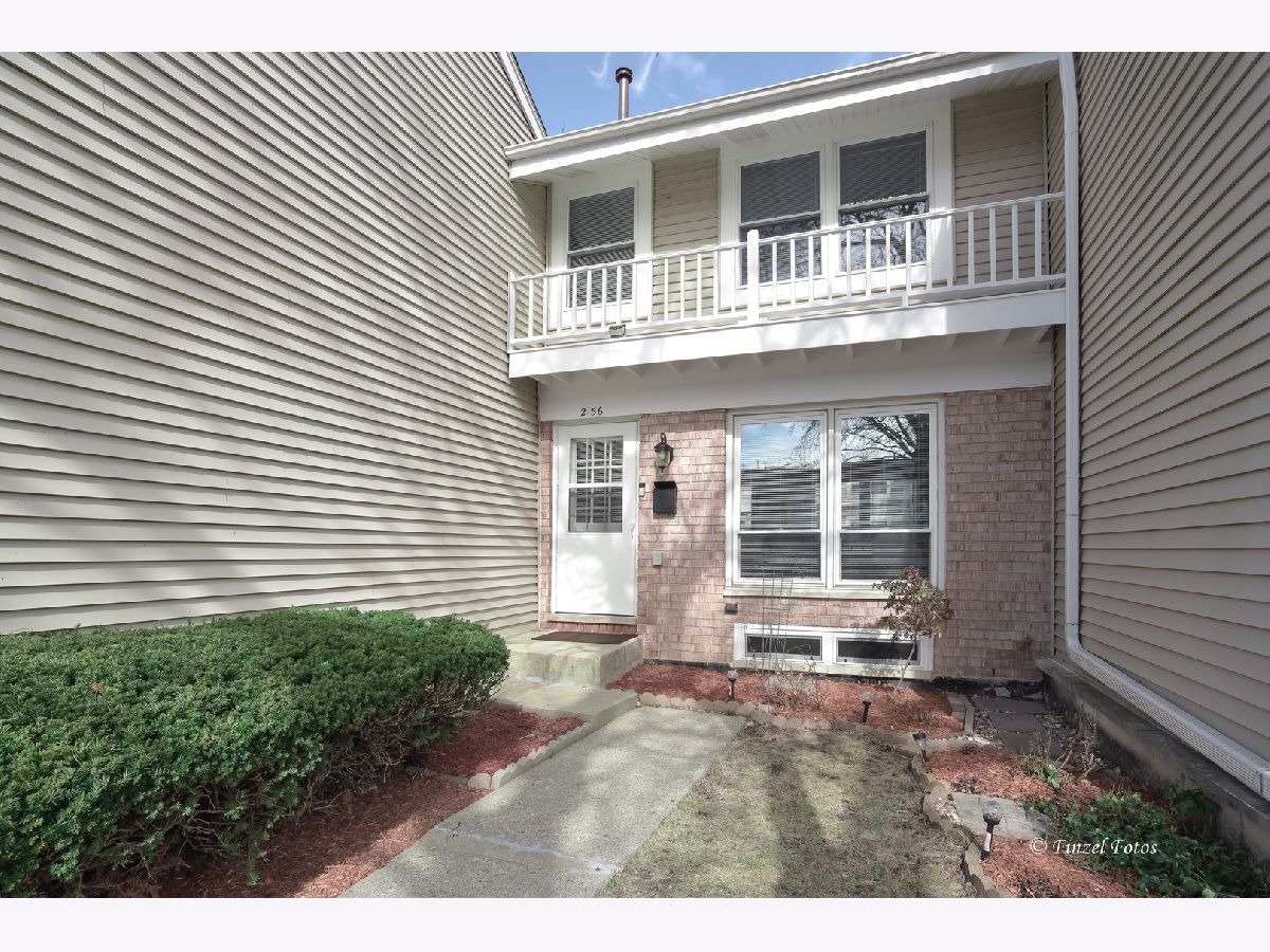 Townhomes & Condos Sold Barrington Square Hoffman Estates Illinois, 2156 Somersworth