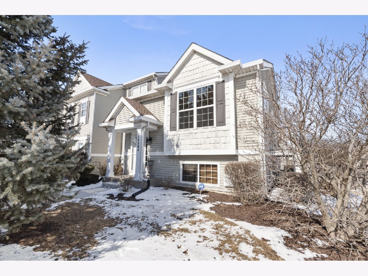 Homes & Townhomes & Condos Sold Kipling Estates Shorewood Illinois, 1638 Fieldstone