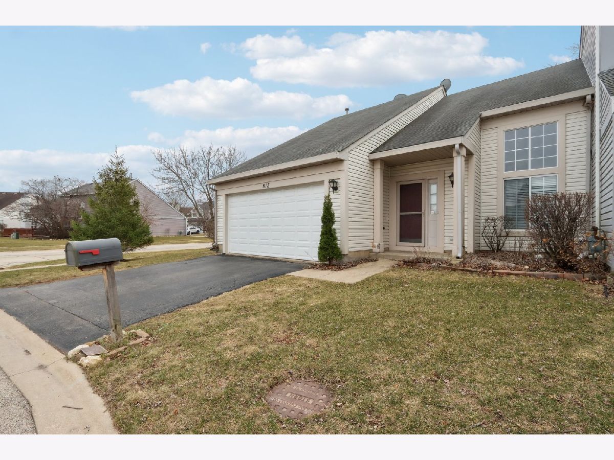 Homes & Townhomes & Condos Sold Spring Lake Farms Lake In The Hills Illinois, 813 Dogwood