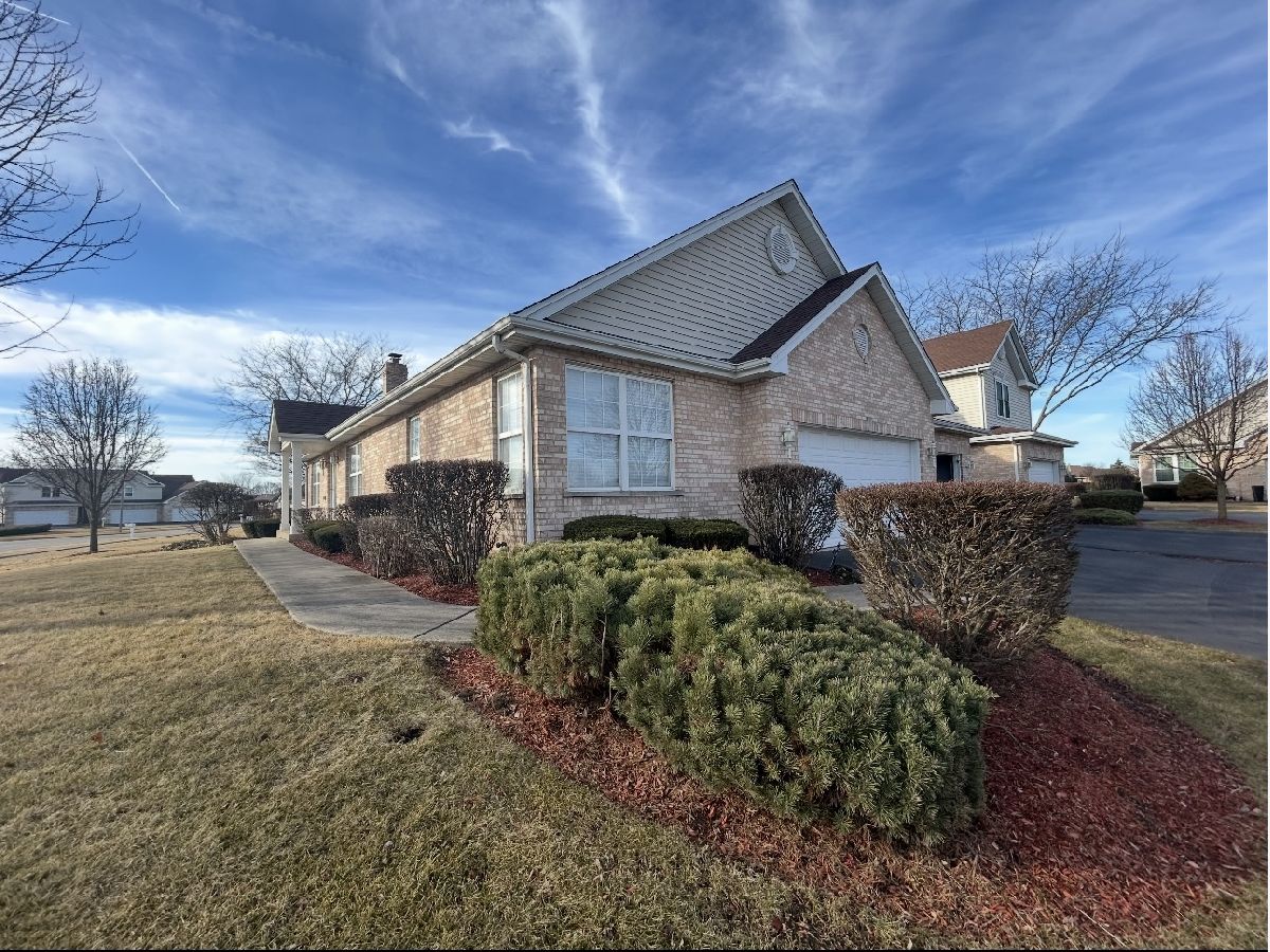 Homes & Townhomes Sold Bluestone Bay New Lenox Illinois, 687 Schooner