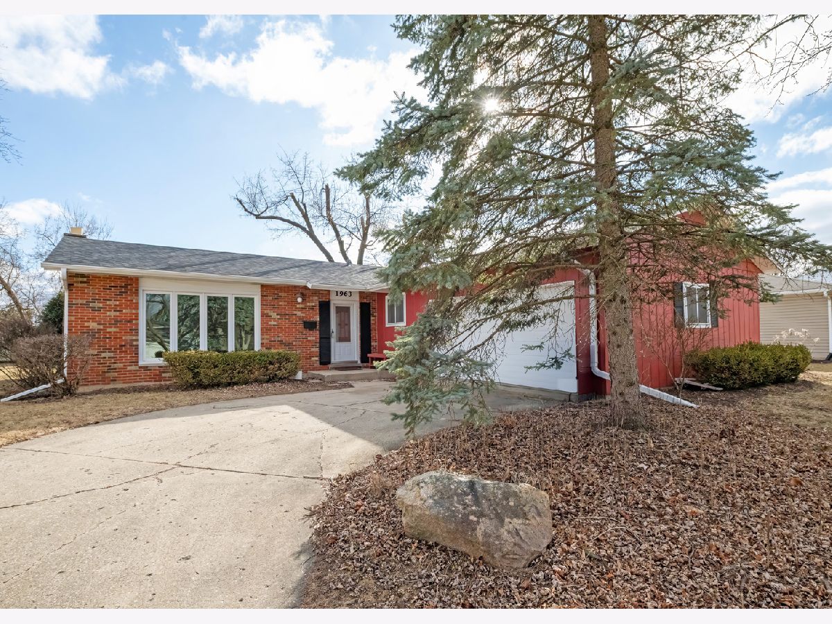 Homes & Townhomes & Condos Sold Briarcliffe Wheaton Illinois, 1963 Nottingham