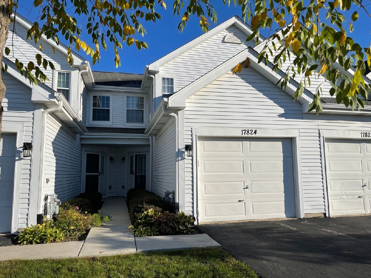 Townhomes & Homes Sold Bridlewood Gurnee Illinois, 17824 Braewick