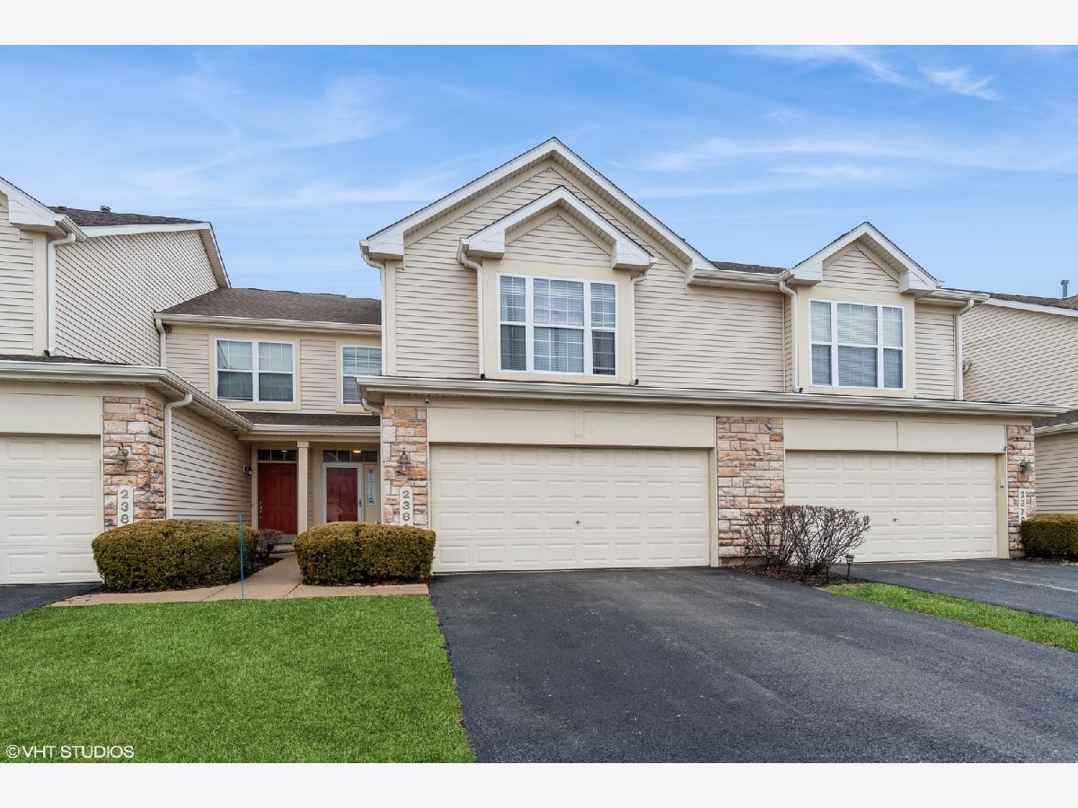 Townhomes & Homes Sold Georgetown Commons Aurora Illinois, 2381 Georgetown