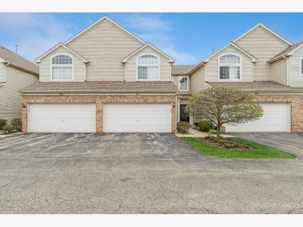 Townhomes & Condos Sold Union Square Hainesville Illinois, 87 Haines