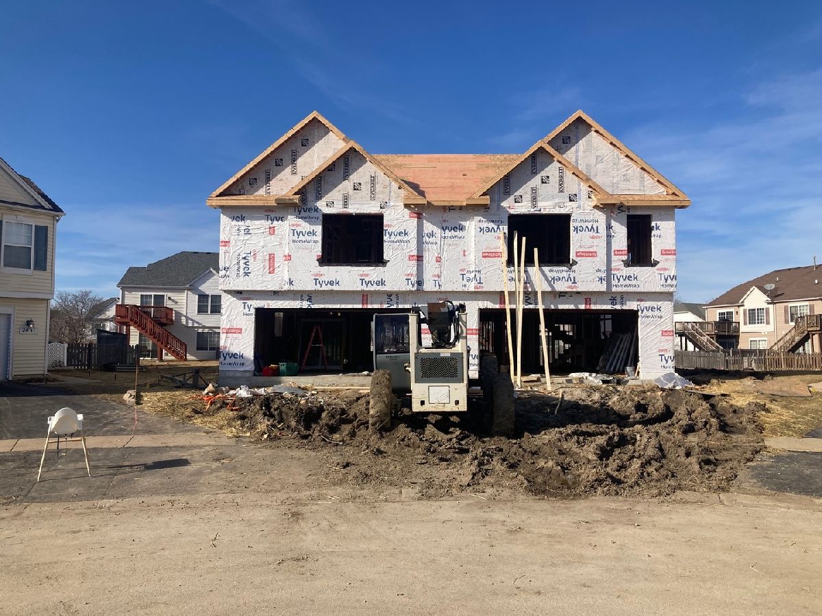 Townhomes & Homes Sold Neufairfield Joliet Illinois, 2433 Saddle Ridge