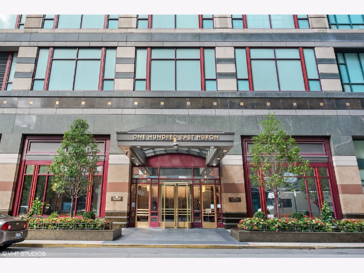 Condominiums Rented Chicago Place Chicago Illinois, 100 Huron