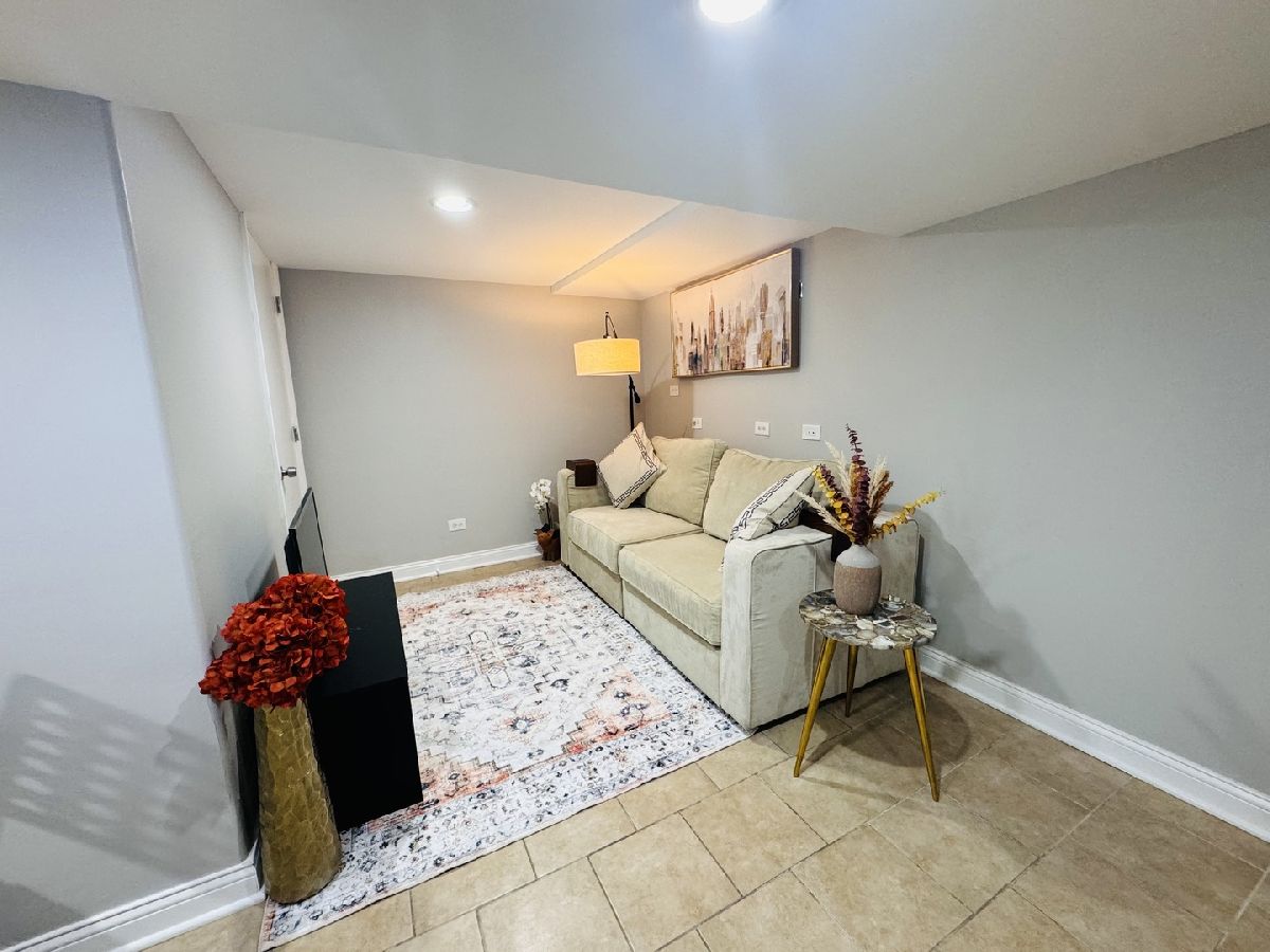  Rented Chicago Illinois, 7132 Harding