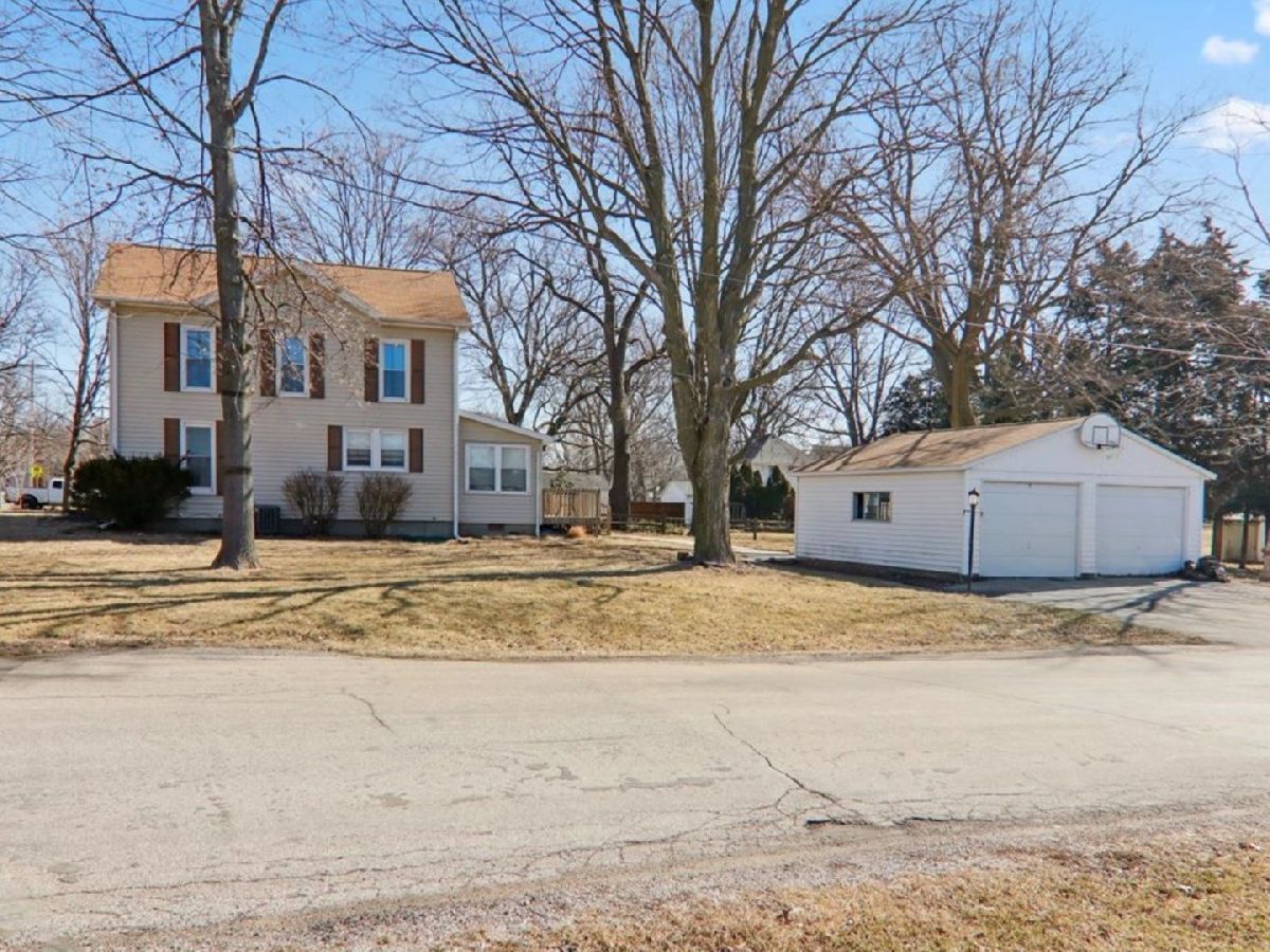  Sold Hudson Illinois, 201 Franklin