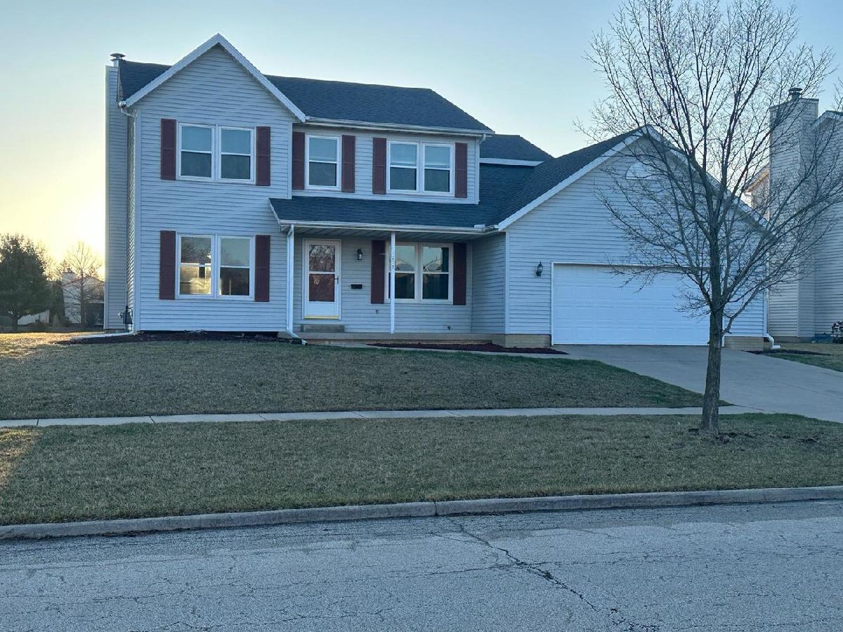 Homes & Condos & Townhomes Sold Royal Pointe Bloomington Illinois, 1229 Royal Pointe