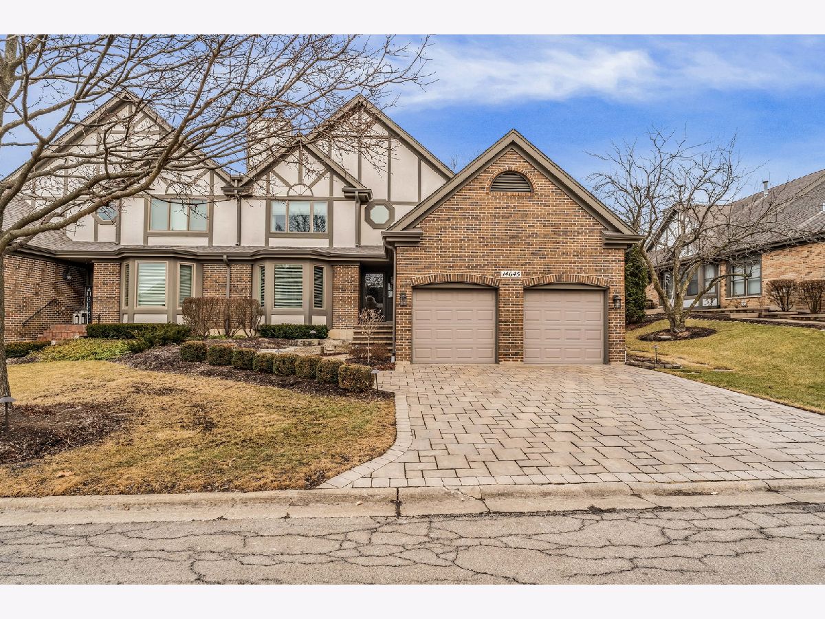 Townhomes & Homes Sold Crystal Tree Orland Park Illinois, 14645 Hollow Tree