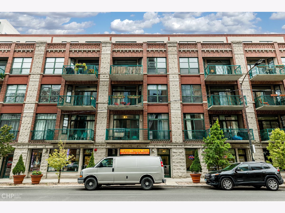 Condominiums Rented Monroe Manor Chicago Illinois, 843 Monroe