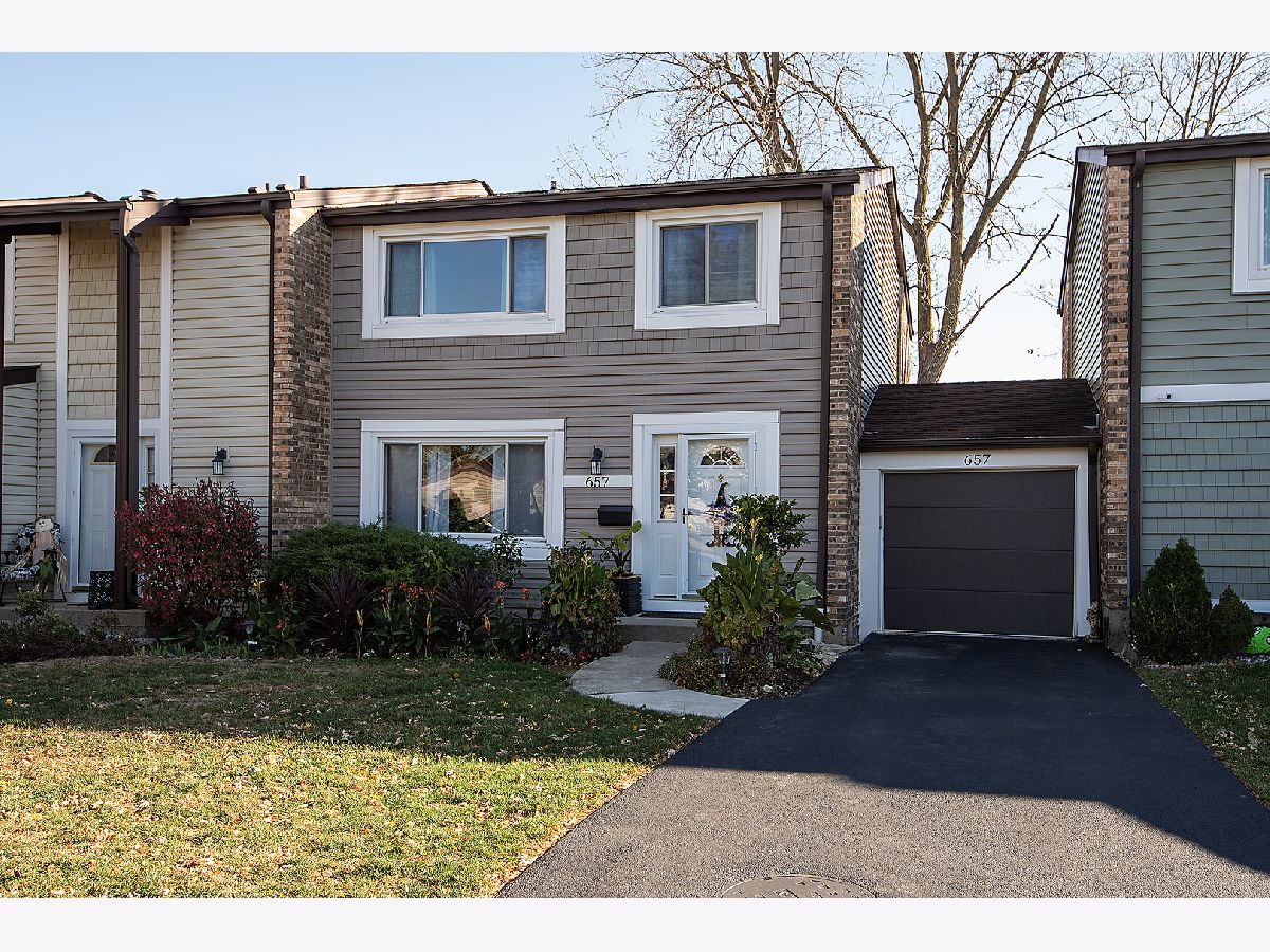 Townhomes Sold Lakeside Villas Wheeling Illinois, 657 Lakeside Circle